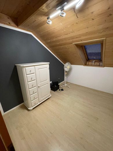 Kleines Allzweckzimmer