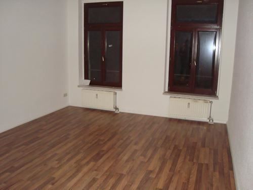 * Großzügige 1-Zimmer mit neuem Laminat und Wannenbad im Zentrum! * – muell26.3ogli_wz