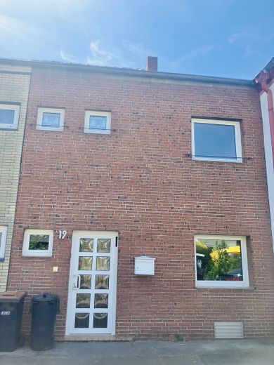 Рядный дом в Köln-Mauenheim – Hausansicht vorne
