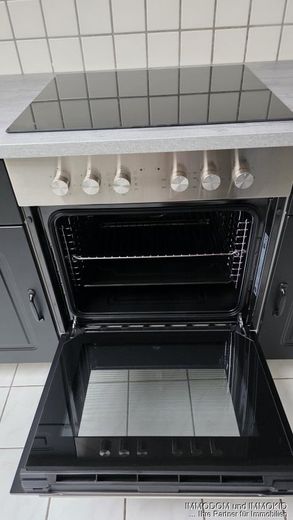 3-Zimmer-Dachgeschoss-Wohnung mit EINBAUKÜCHE in Zwickaus Nordvorstadt an KAPITALANLEGER zu verkaufen! – Backofen mit Cerankochplatte