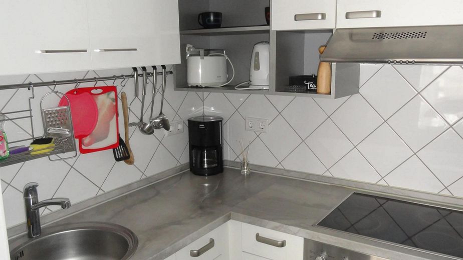 Inheidener Straße: Helle 2-Zimmer-Wohnung mit Süd-Balkon, Einbauküche & Top-Anbindung – Photo 15