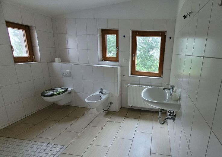 Landhaus, vielseitig nutzbar, 380 qm Wohn- und Nutzfläche,  für große Familien oder Gruppen – Bad EG