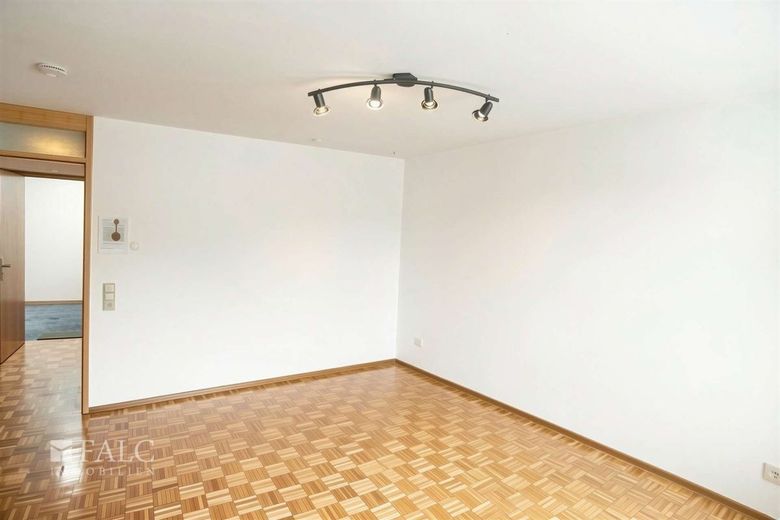 Kapitalanleger aufgepasst! – Wohnzimmer - (KI generiert)