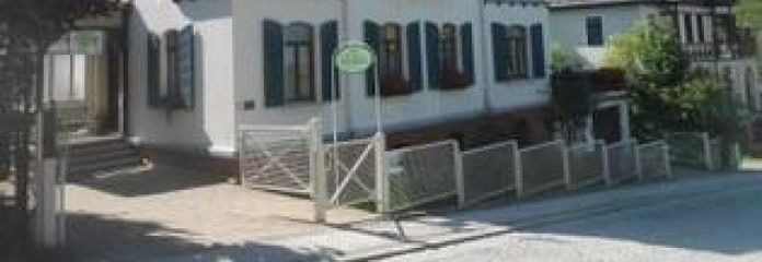 Ampio appartamento di 3 locali (con poche barriere architettoniche) con balcone in posizione centrale