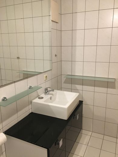 Nowoczesne, wymarzone 2,5-pokojowe mieszkanie galeryjne w M.-Untermenzing BEZ PROWIZJI – Bad