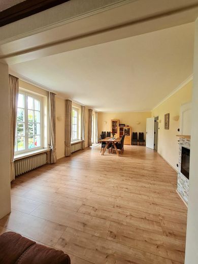 Familienparadies - großzügiges EFH mit Garten – Wohn und Esszimmer