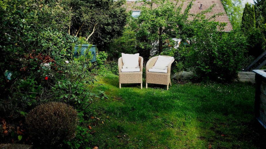 Ruhige 2-Zimmer-Whg. mit gehobener Ausstattung und Gartenanteil – Gartenanteil