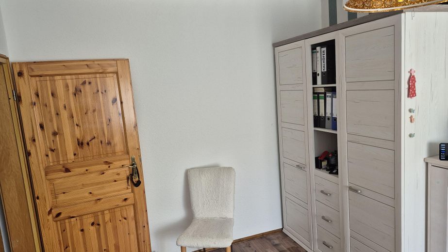 Charmantes Einfamilienhaus in ruhiger zentraler Lage – Kinder/Arbeitszimmer3
