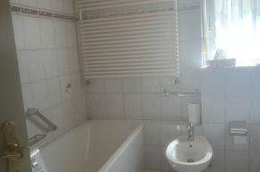 Ein-/ Zweifamilienhaus – Bad UG
