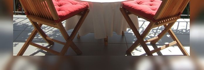 شقة كبيرة ومشرقة مفروشة من 4 غرف مع شرفة