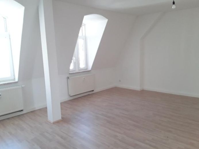 Renovierte 4-Raum-DG-Whg. mit 2 Bädern – Foto 1
