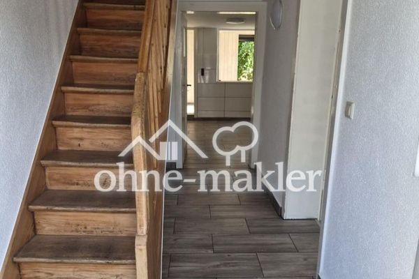 Viel Platz für ein gutes Leben in diesem freistehenden Einfamilienhaus mit Garten + Einliegerwohnung