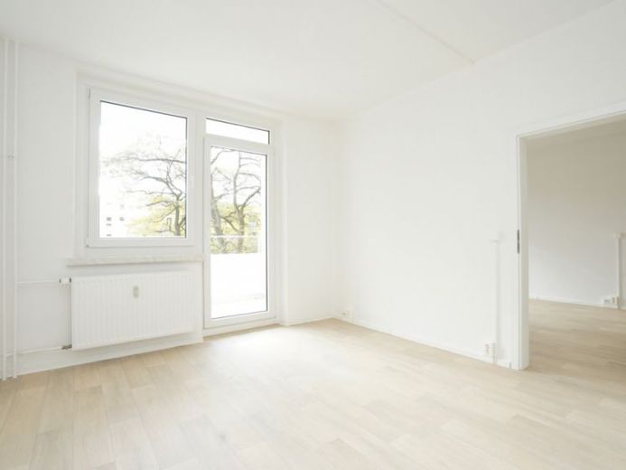 Aufzug / Balkon / Praktischer Grundriss – Foto 1
