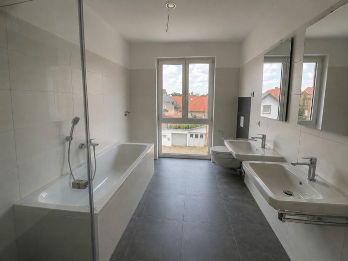 4-Zimmer-Wohnung mit BALKON, offene Küche, Lift – फोटो 1