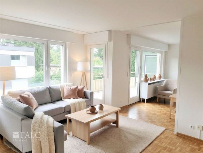 Selten, aber wahr - 2 Mehrfamilienhäuser auf exklusivem Wassergrundstück – Wohnzimmer Einrichtungsbeispiel