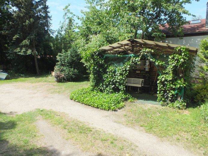Naturidyll mit riesigem Grundstück – Provisionsfrei von Privat! – Hofbereich