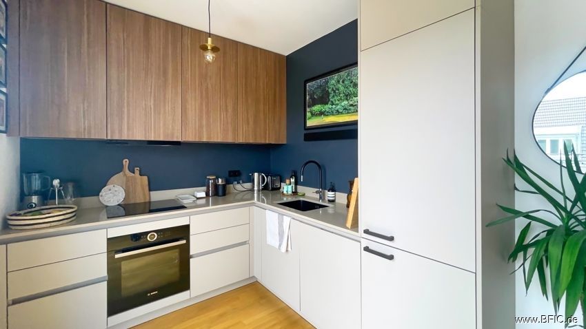 Hochwertige Dachterrassen-Wohnung, Blick auf den Fernsehturm – kitchen