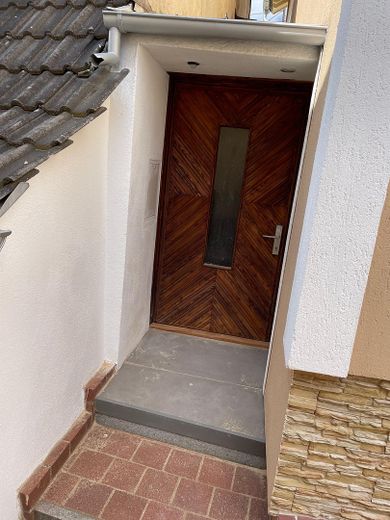 Renovierte 2,5-Zimmer Möblierte Wohnung Galerie Loft in Rottenburg – Eingang