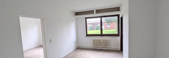 Gemütliche 3,5-Zimmer Wohnung in ruhiger Lage in Dargun – Wohnzimmer