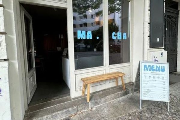 Café space in Kreuzberg, immediately ready for operation with 123 m² of gastronomy space, takeover possible