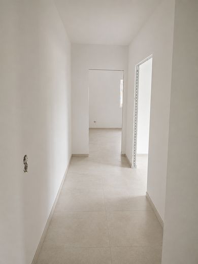 WE 1:Flur - Blick Zimmer 1 + 2