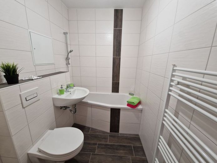 Familienwohnung mit sonnigem Balkon – Foto 1