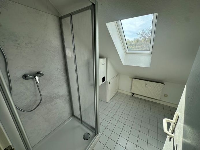 Gemütliche 3 Raum DG Wohnung mit Garten am Haus - unterhalb der Osterburg! – Foto 1