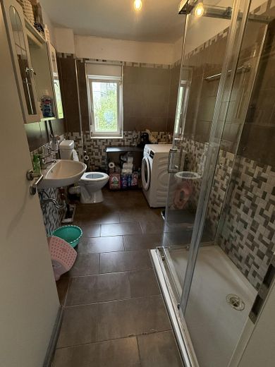 1. Obergeschoss Wohnung rechts – Bad
