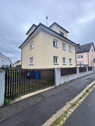 3 Familien Haus in zentraler Lage mit super Anbindung und stadtnahem Komfort! – Bild 3