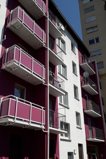 Ideale 2 Zimmer Single-Wohnung – Haus mit Balkonen-Südseite