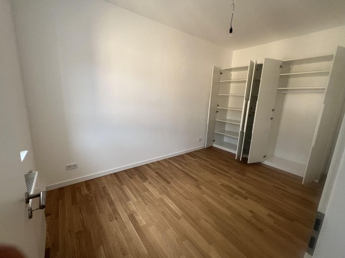 Helle 3 Zimmer Wohnung in der Carlstadt – Schlafzimmer