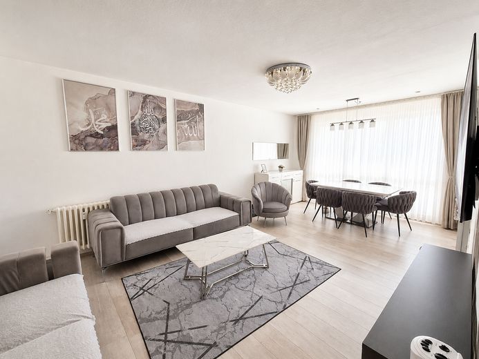 Großzügige 3-Zimmer-Wohnung mit modernem Wohnambiente und Balkon – Foto 1