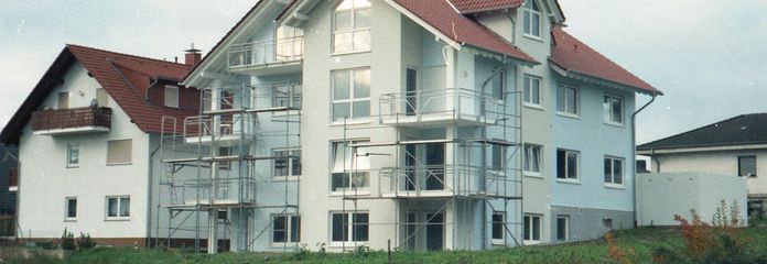 3,5 ZKB mit Balkon im 1. Obergeschoss in ruhiger Wohngegend – Hausansicht