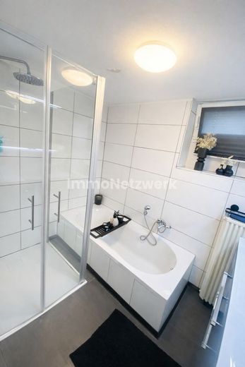 ***Willkommen in Ihrem neuen Zuhause - Familienidylle in Top-Lage von Wunsiedel*** – Badezimmer UG