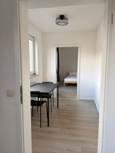 2 WG-ZIMMER in Nürnberg-Schweinau – ab sofort – Flur mit Essbereich