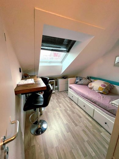 Büro = halbes Zimmer