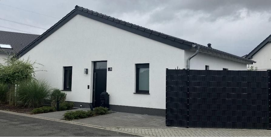 ***Vivienda moderna en una sola planta: bungalow de alta calidad en el distrito de Düren*** – Foto 2