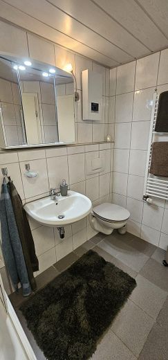 Fully furnished basement apartment top location – Foto 11