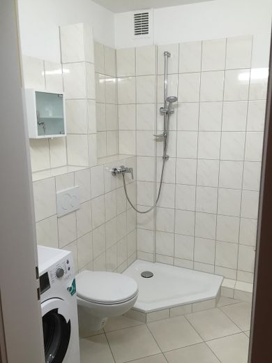 SENZA PROVVIGIONE: Luminoso appartamento di 2 locali con terrazza XL e posto auto, libero subito! – Badezimmer