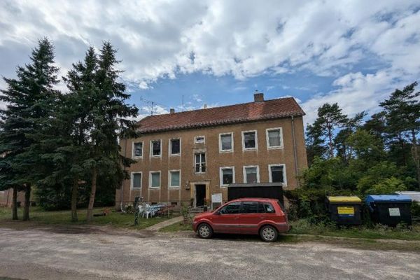 4-family house with plot of land – live, rent out & shape the future