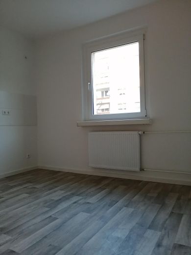 Erstbezug nach Sanierung – moderne 4-Zimmer-Wohnung mit Balkon und Blick ins Grüne – Küche