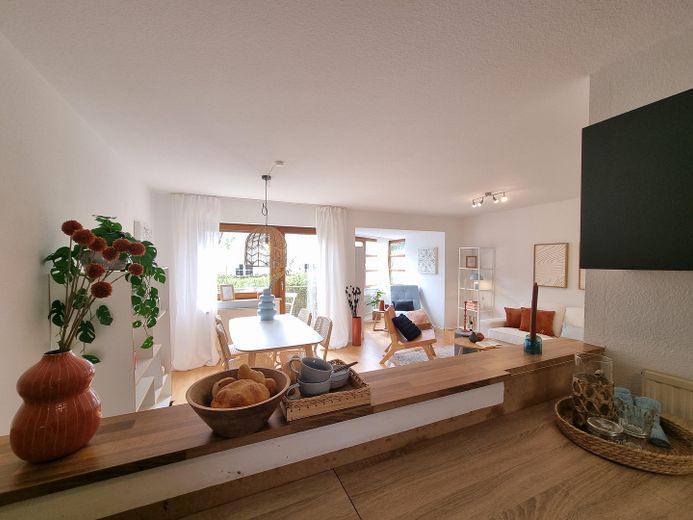 Schönes Reihenendhaus in zentraler Lage -PROVISIONSFREI- – Theke