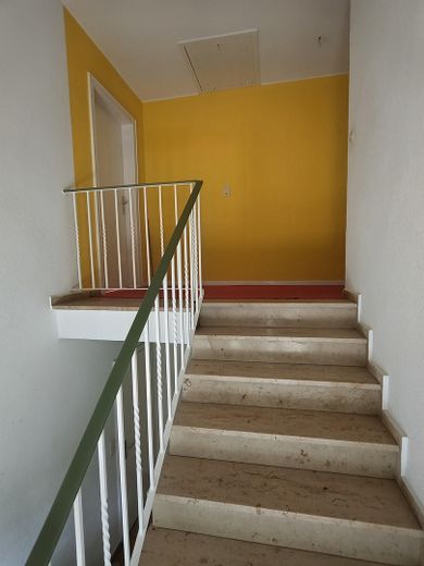 Ehemaliges Pfarrhaus in Oldenstadt zu verkaufen – Treppenhaus EG