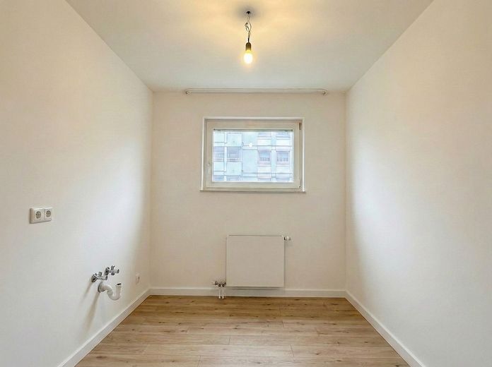 Frisch renoviert: Helle 3.5-Zi.-Wohnung mit Süd-Westbalkon & Garage – Provisionsfrei! – Küche
