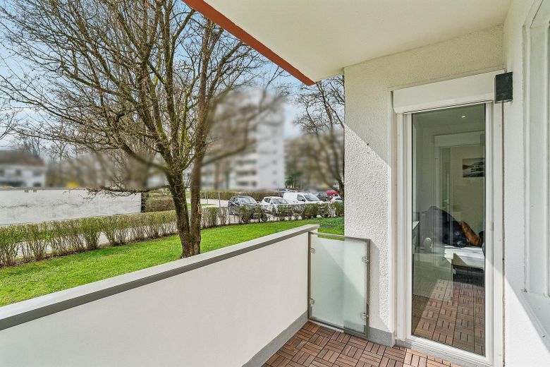 Top-Uni-Lage! Modern möbliertes Zimmer in sanierter WG | All-inclusive - mit Strom und Internet – Balkon