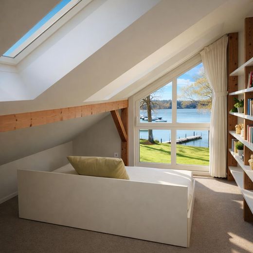 gepflegte Villa mit eig. Seezugang, Steg, Gästehaus, Sauna, Designmobiliar nahe Berlin – Dachzimmer mit Aussicht