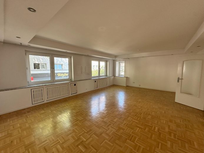 4-Zimmer-Wohnung im 1. OG mit Balkon – Mitten in Rüttenscheid – Foto 3