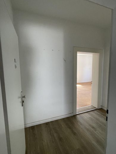 Helle 2 Zimmer Wohnung – Eingangsbereich