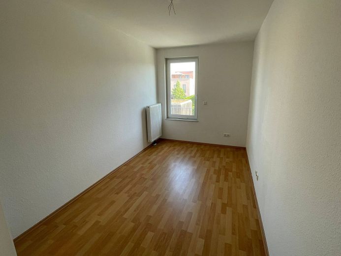Appartement élégant de 3 pièces avec cuisine équipée et balcon – Musteransicht: Zimmer