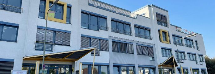 Ufficio dirigenziale rappresentativo 60 m² + ufficio 38 m² – da 750 € tutto incluso, FFM – Front